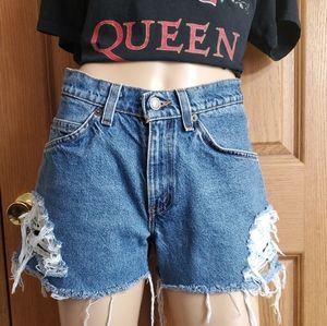 Vintage Levi's 550 distressed raw fray hem cutoffs
